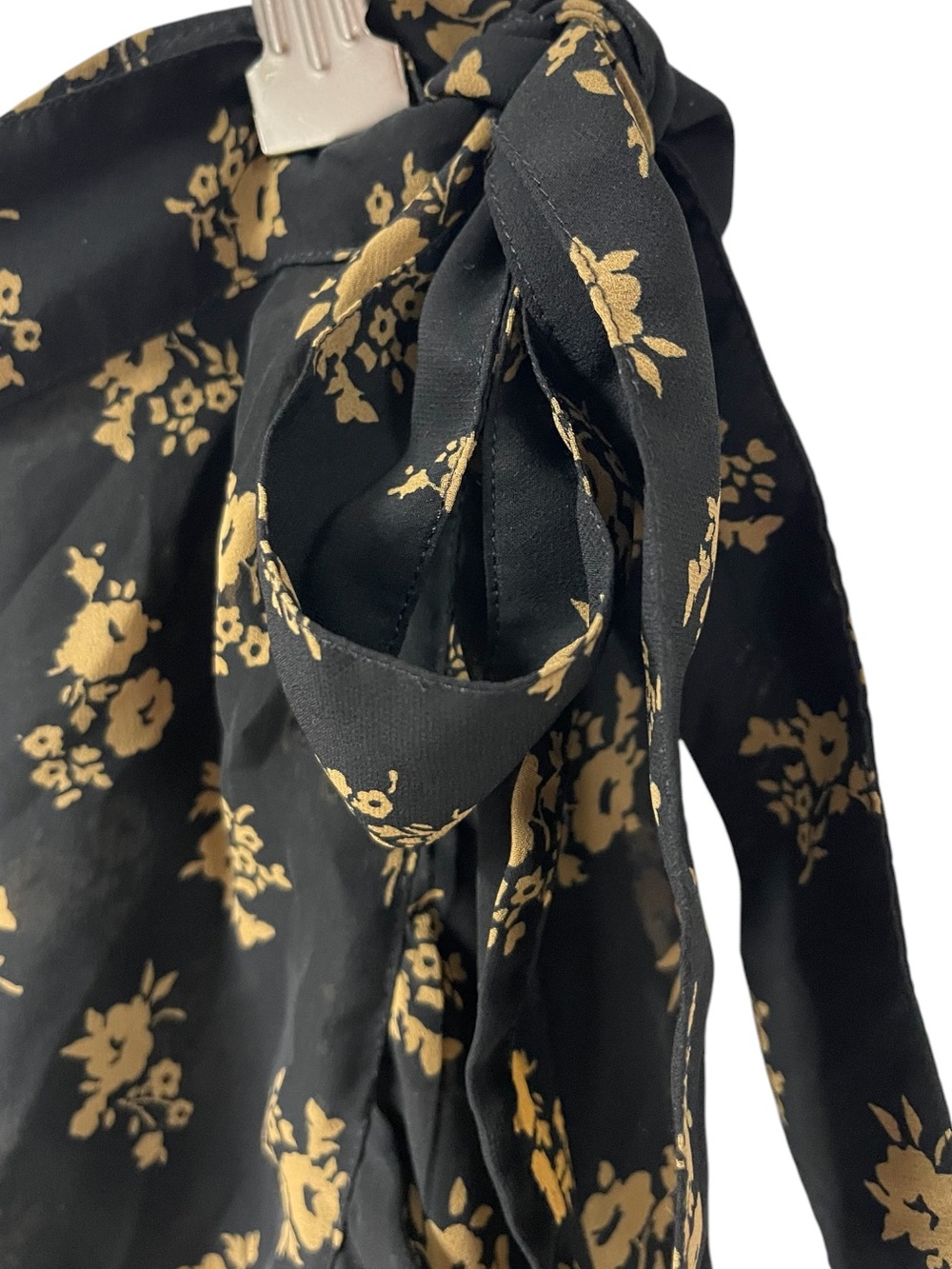 HOLLISTER CO Ultra High-Rise Black Floral Tie-Waist Mini Skirt with Ruffle Hem - Picture 5 of 11